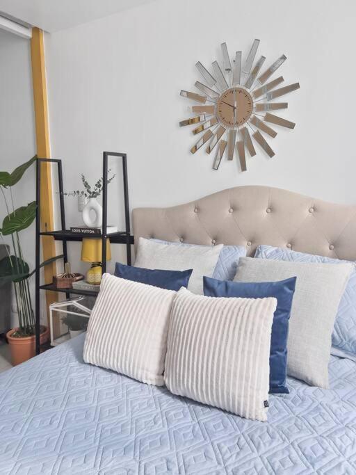 One Uptown Residences Bgc 따구익 외부 사진