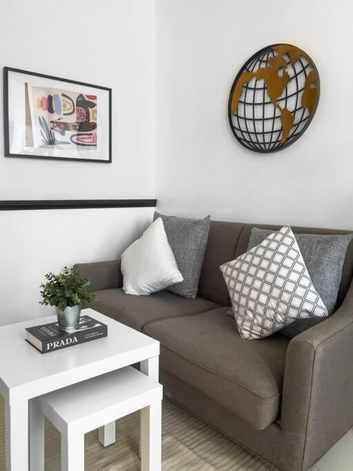 One Uptown Residences Bgc 따구익 외부 사진