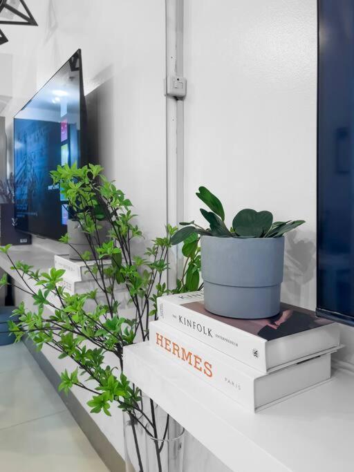 One Uptown Residences Bgc 따구익 외부 사진
