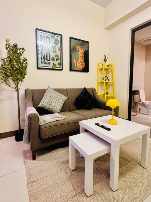 One Uptown Residences Bgc 따구익 외부 사진