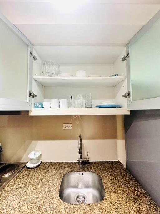 One Uptown Residences Bgc 따구익 외부 사진