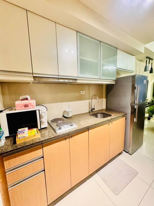 One Uptown Residences Bgc 따구익 외부 사진