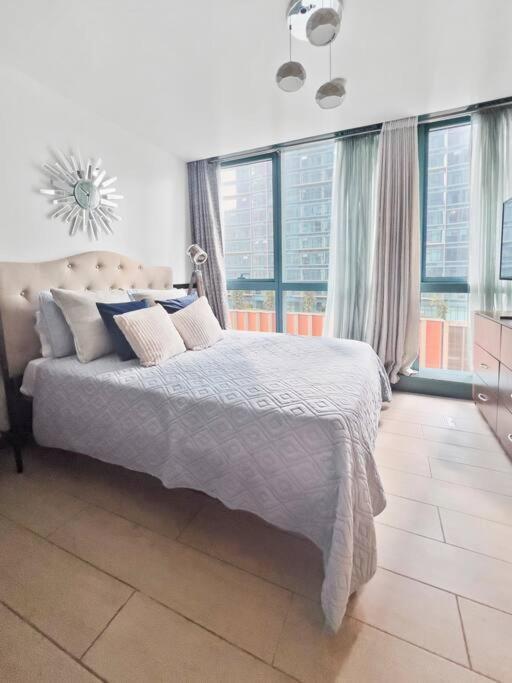 One Uptown Residences Bgc 따구익 외부 사진