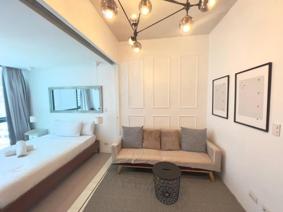 One Uptown Residences Bgc 따구익 외부 사진