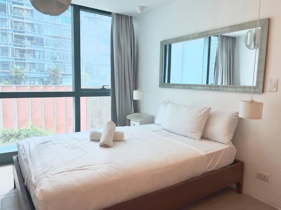 One Uptown Residences Bgc 따구익 외부 사진